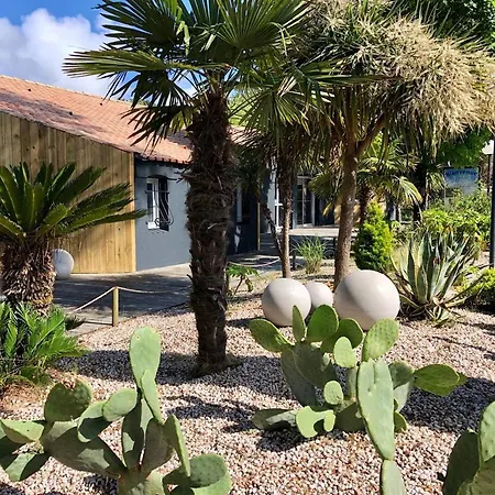 Camping La Puerta Del Sol 4*